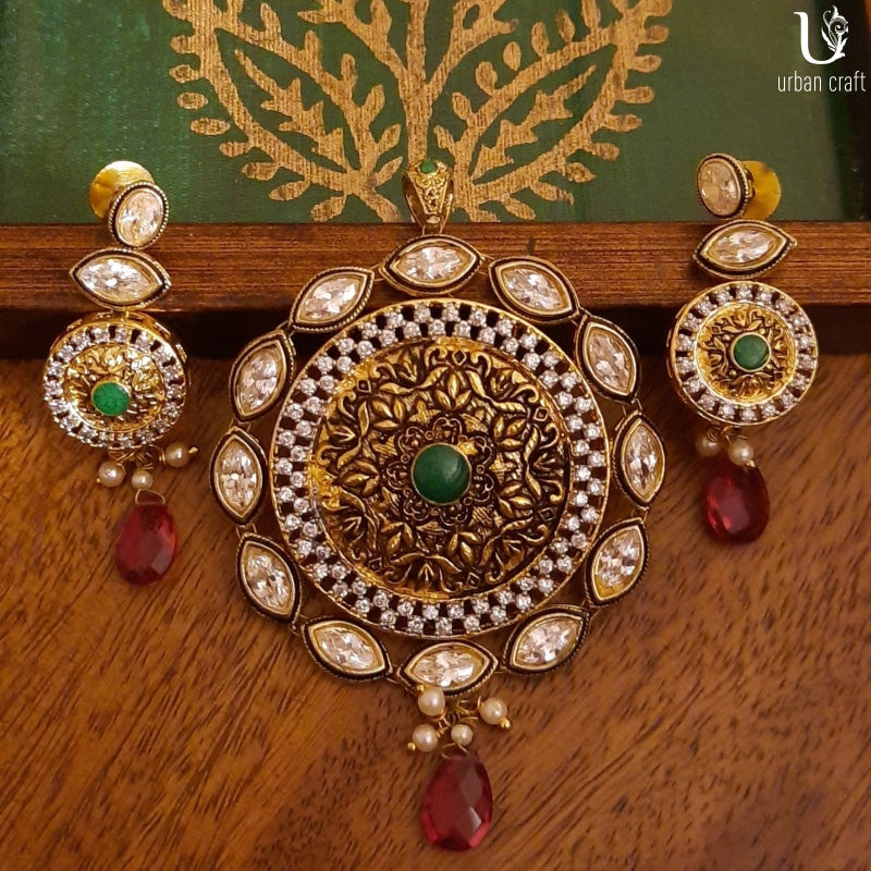 Antique Kundan Set Jewelry Sets